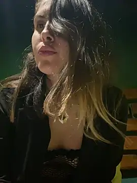 Snapshot of isadelasestrellas chatting on March 2025 03:40:01 AM isadelasestrellas online show from March 2025 03:40:01 AM