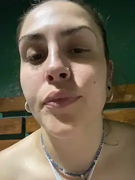 Snapshot of isadelasestrellas chatting on November 2025 03:08:02 AM isadelasestrellas online show from November 2025 03:08:02 AM