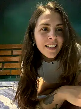 Snapshot of isadelasestrellas chatting on December 2025 09:00:01 PM isadelasestrellas online show from December 2025 09:00:01 PM