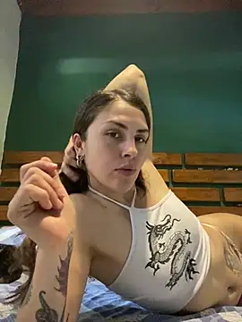 Snapshot of isadelasestrellas chatting on February 2026 03:28:01 PM isadelasestrellas online show from February 2026 03:28:01 PM