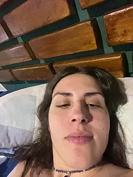 Snapshot of isadelasestrellas chatting on February 2026 01:27:02 PM isadelasestrellas online show from February 2026 01:27:02 PM