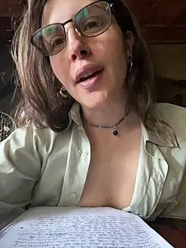 Snapshot of isadelasestrellas chatting on February 2026 03:40:02 PM isadelasestrellas online show from February 2026 03:40:02 PM