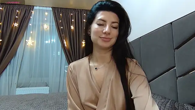 Snapshot of NessyStar chatting on December 2025 04:05:01 PM NessyStar online show from December 2025 04:05:01 PM