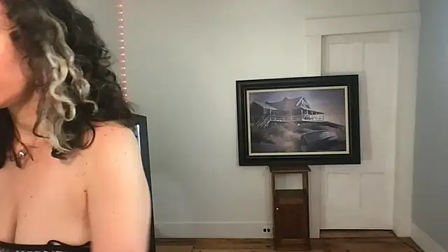 Snapshot of BonfireBonnie chatting on September 2025 01:59:02 PM BonfireBonnie online show from September 2025 01:59:02 PM