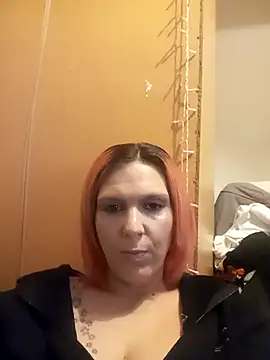 Snapshot of Geilesie32 chatting on December 2025 10:07:01 PM Geilesie32 online show from December 2025 10:07:01 PM