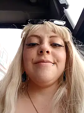 madelaine- online show from December 2024 06:59:02 PM