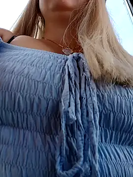 madelaine- online show from December 2024 07:40:02 PM