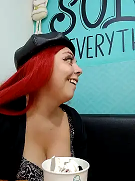 madelaine- online show from December 2024 07:53:02 PM