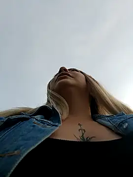 madelaine- online show from September 2025 10:21:02 PM