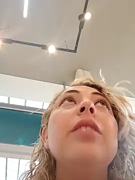 madelaine- online show from November 2025 08:55:01 PM