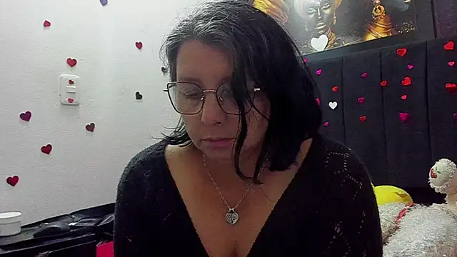 Evaaross 2345 online show from July 2026 08:17:02 PM