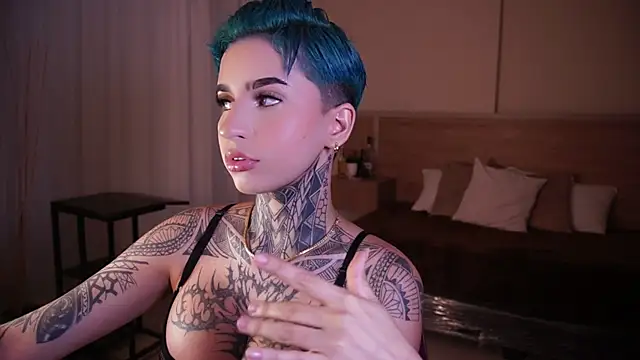 Snapshot of AliceShazaham_ chatting on January 2025 06:26:01 AM AliceShazaham online show from January 2025 06:26:01 AM