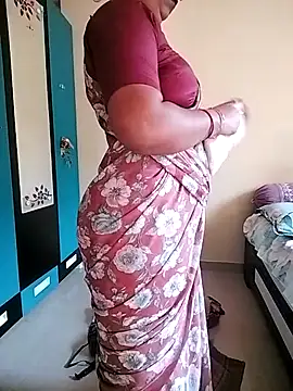 Snapshot of PayalSharmahot143 chatting on January 2026 04:07:02 AM PayalSharmahot143 online show from January 2026 04:07:02 AM