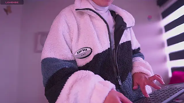 milly kenner online show from January 2025 06:35:01 PM