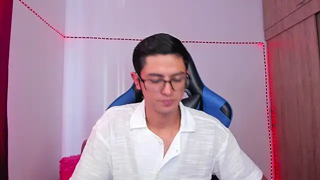 Ethan Sai    online show from December 2024 09:08:02 PM