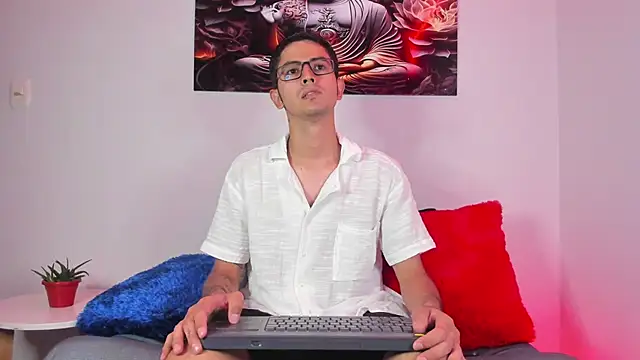 Ethan Sai    online show from February 2025 05:46:02 PM