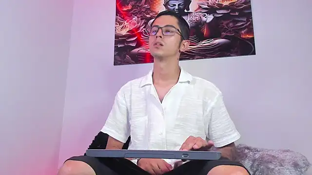 Ethan Sai    online show from February 2025 11:09:01 PM