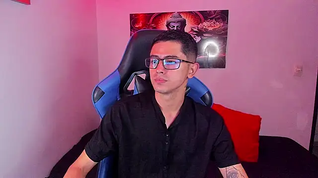 Ethan Sai    online show from November 2025 12:43:01 AM