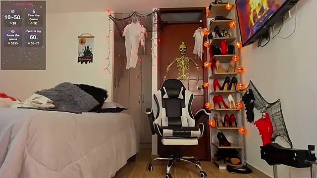 Snapshot of SophieBaker__ chatting on October 2025 03:14:02 AM SophieBaker online show from October 2025 03:14:02 AM