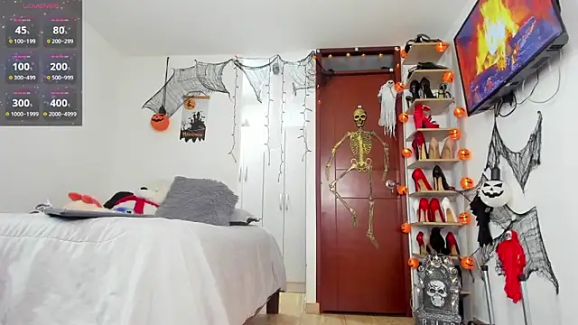 Snapshot of SophieBaker__ chatting on October 2025 01:47:01 AM SophieBaker online show from October 2025 01:47:01 AM