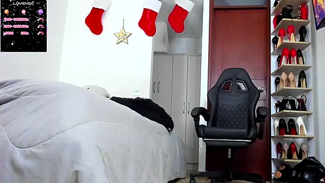 Snapshot of SophieBaker__ chatting on December 2025 01:35:02 AM SophieBaker online show from December 2025 01:35:02 AM