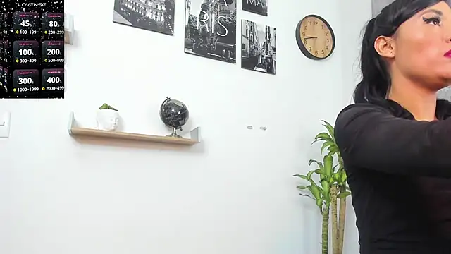 Snapshot of SophieBaker__ chatting on January 2026 01:43:01 AM SophieBaker online show from January 2026 01:43:01 AM