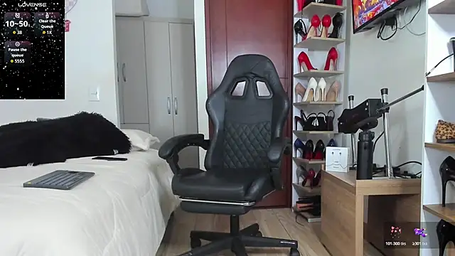 Snapshot of SophieBaker__ chatting on February 2026 01:18:02 AM SophieBaker online show from February 2026 01:18:02 AM