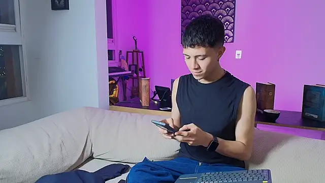 Snapshot of Justyn_Ross chatting on September 2025 12:44:02 AM Justyn Ross online show from September 2025 12:44:02 AM