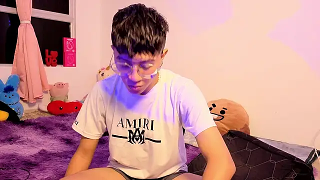 Justyn Ross online show from April 2026 01:22:01 AM