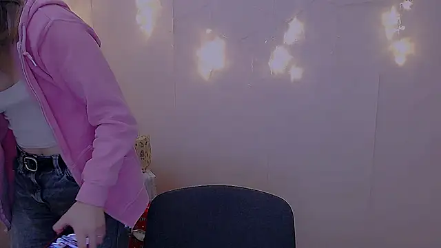 Sweet Doll Luna online show from December 2024 02:17:02 PM