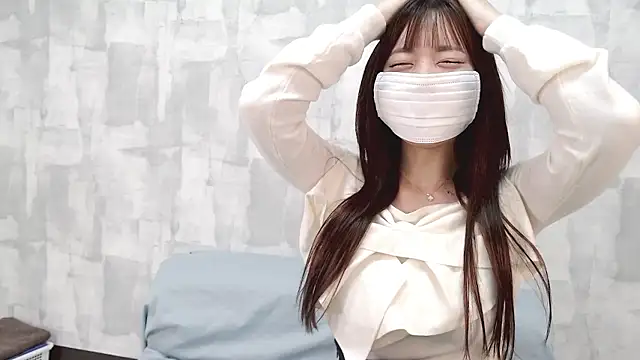 Snapshot of LOVE_MOMO_LOVE chatting on September 2025 12:18:01 PM LOVE MOMO LOVE online show from September 2025 12:18:01 PM