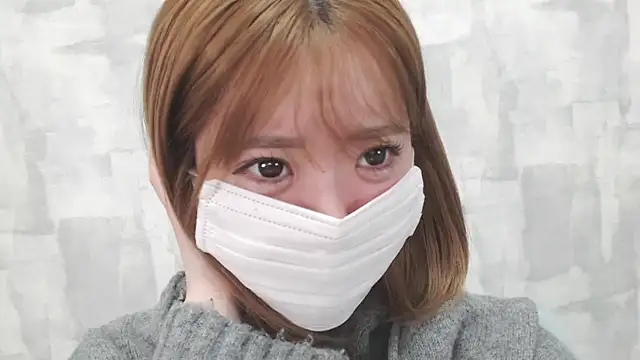 Snapshot of LOVE_MOMO_LOVE chatting on December 2025 11:37:01 AM LOVE MOMO LOVE online show from December 2025 11:37:01 AM