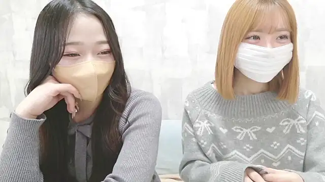 Snapshot of LOVE_MOMO_LOVE chatting on February 2026 12:26:01 PM LOVE MOMO LOVE online show from February 2026 12:26:01 PM