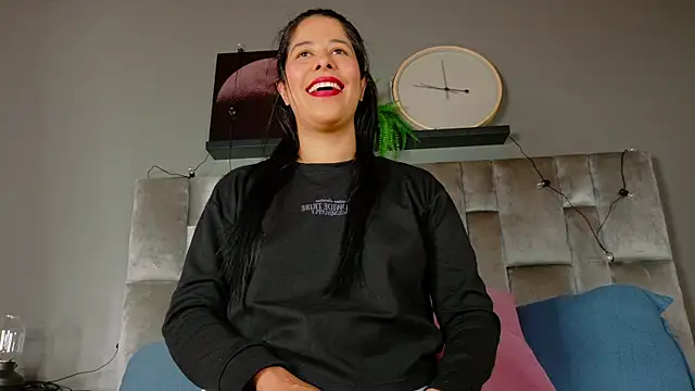 DulceAurora   online show from October 2025 02:36:02 AM