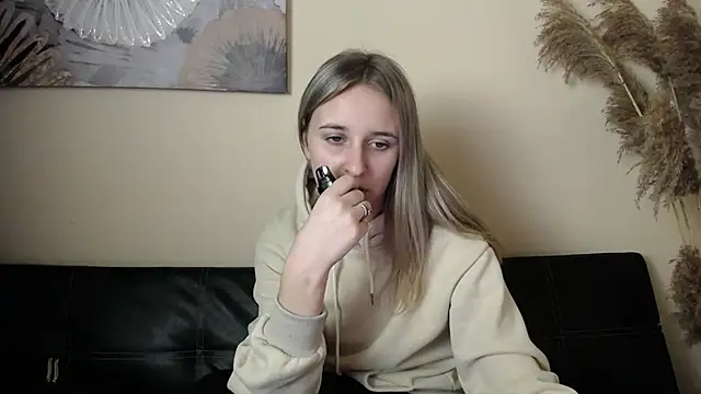  Nicole new online show from November 2025 04:05:01 PM