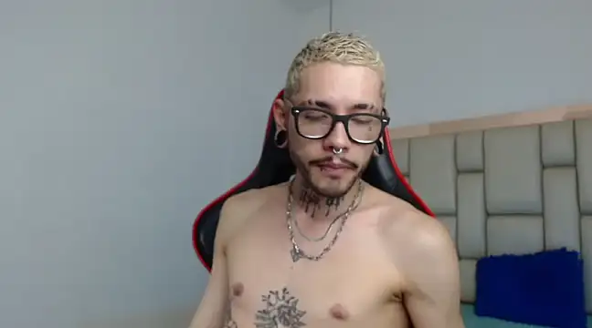 Snapshot of MurdockH chatting on January 2025 04:17:01 AM MurdockH online show from January 2025 04:17:01 AM