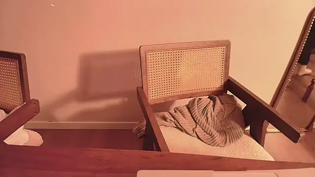 Snapshot of Nina24 chatting on December 2025 08:14:01 PM Nina24 online show from December 2025 08:14:01 PM