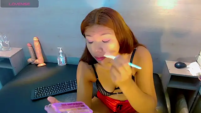 Isalombardi online show from February 2025 09:17:02 PM