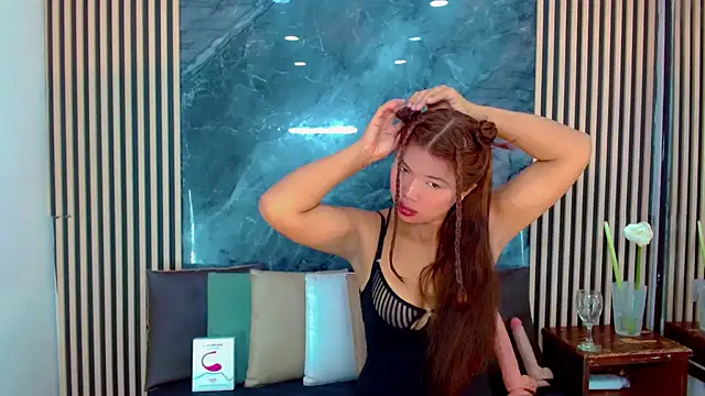 Isalombardi online show from February 2025 03:40:01 AM