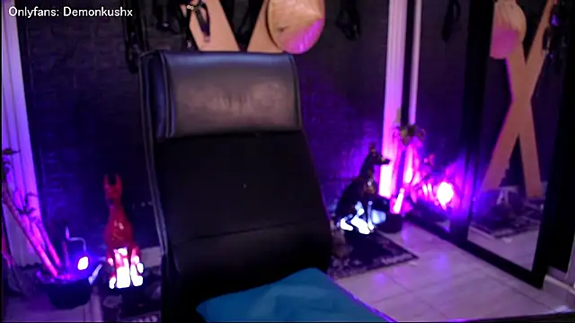 DemonKush-- online show from December 2025 01:09:02 PM