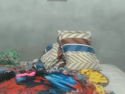 Snapshot of safira_hot chatting on January 2025 11:42:01 PM safira hot online show from January 2025 11:42:01 PM