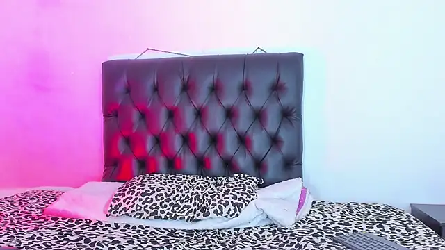 Snapshot of seline_wolff chatting on December 2024 01:24:01 AM seline wolff online show from December 2024 01:24:01 AM