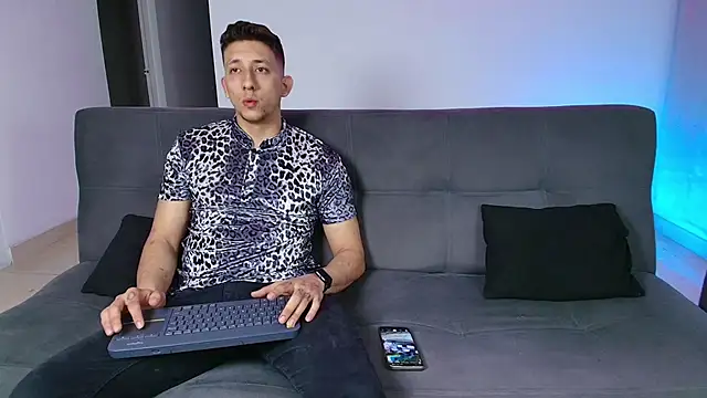 Maykol Victoriasr online show from February 2025 04:14:02 AM