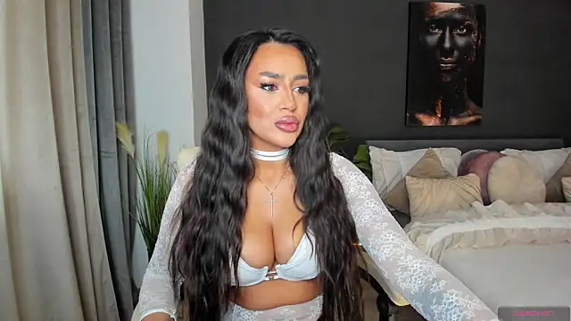 Sonia  Rey online show from April 2026 02:12:02 PM