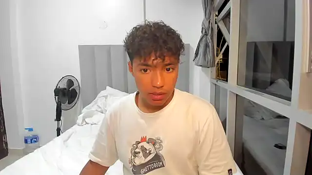 Snapshot of jonmaykolrose chatting on December 2024 01:00:02 AM jonmaykolrose online show from December 2024 01:00:02 AM