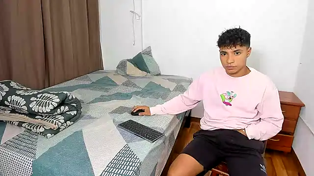 Snapshot of jonmaykolrose chatting on February 2025 03:34:02 AM jonmaykolrose online show from February 2025 03:34:02 AM