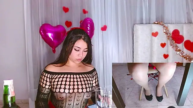 Snapshot of hinataleecs chatting on February 2025 05:19:02 AM hinataleecs online show from February 2025 05:19:02 AM