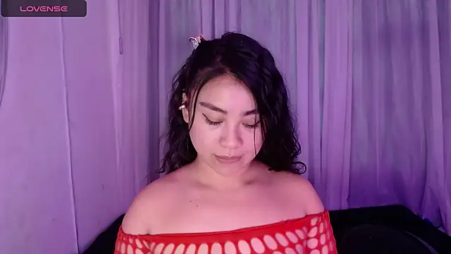 Snapshot of hinataleecs chatting on November 2025 09:04:01 PM hinataleecs online show from November 2025 09:04:01 PM