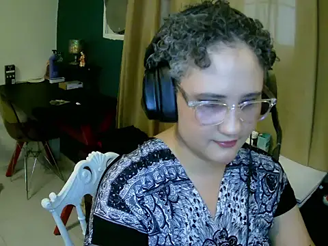 Snapshot of lolalicious_7583 chatting on February 2026 09:40:01 PM lolalicious 7583 online show from February 2026 09:40:01 PM