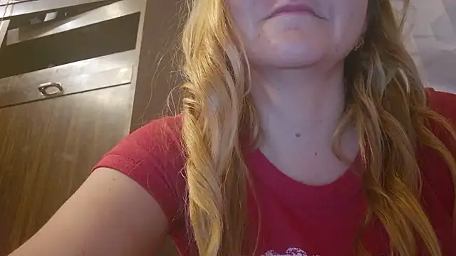 Snapshot of EstrellaWalters chatting on November 2025 04:42:01 PM EstrellaWalters online show from November 2025 04:42:01 PM